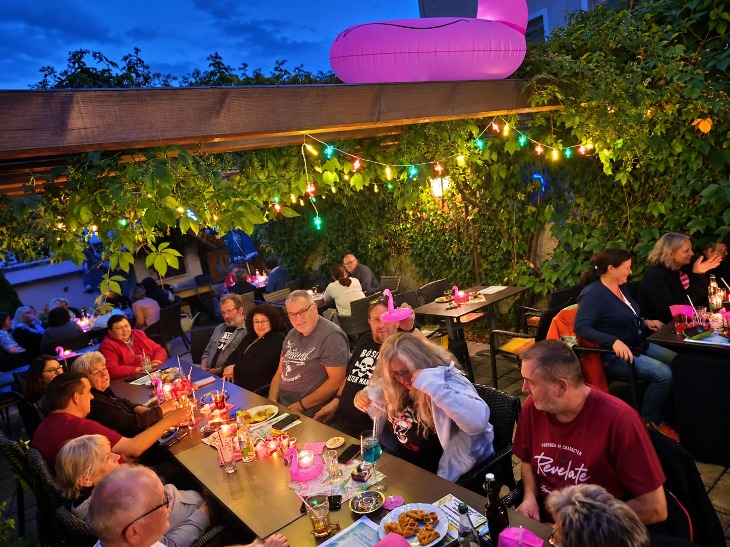 Impression von vergangenen Events im Café Postillion: Sommerabend im Hof